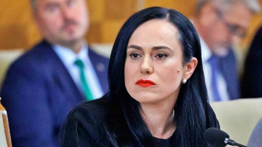 Simona Bucura-Oprescu