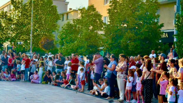 PISTF 2026: Festivalul care transformă centrul Piteștiului într-o scenă uriașă continuă astăzi