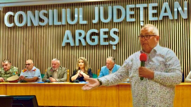 Primar PSD dă cu „pumnul în masă” și se ia de vicele CJ Argeș
