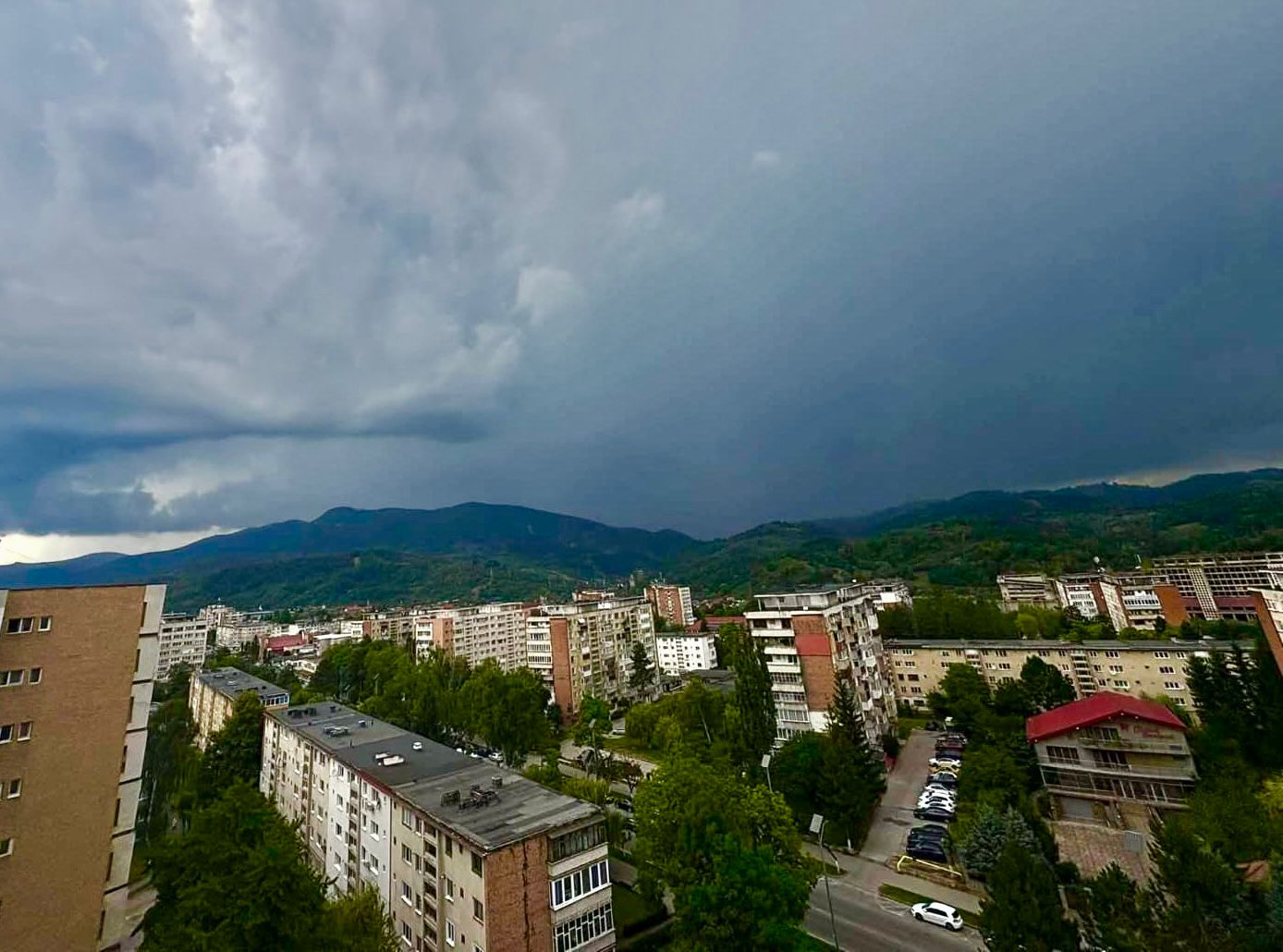 Reguli esențiale pentru locatarii de bloc din România.