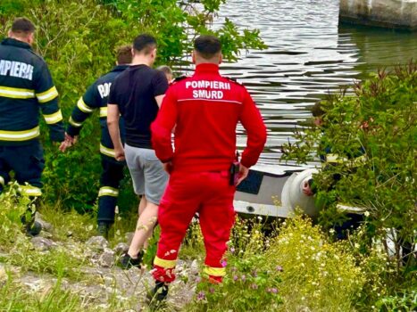 Argeș: Doi puști au căzut cu ATV-ul în râu!