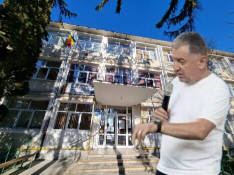 EXPLOZIV! Primarul Piteștiului face praf constructorul: ”Din martie trebuia să fie gata! Plătește penalități!”