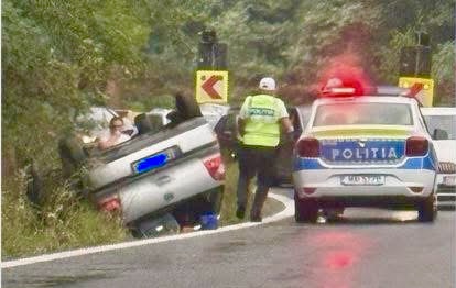 Accident grav între Pitești și Sibiu: Mașină răsturnată!