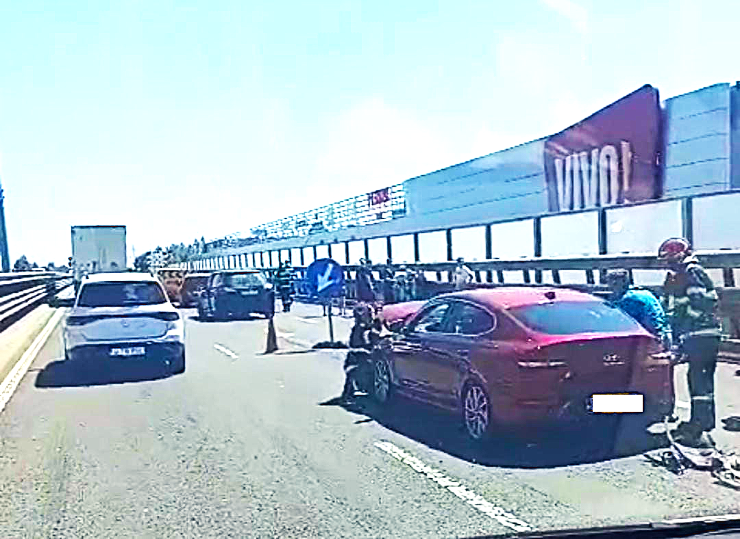 Din nou accident în lanț pe autostradă! Haos pe pasarela de la Vivo Mall
