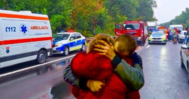 Incredibil: Tinerii morți pe A1 s-ar fi aruncat îmbrățișați în fața camionului