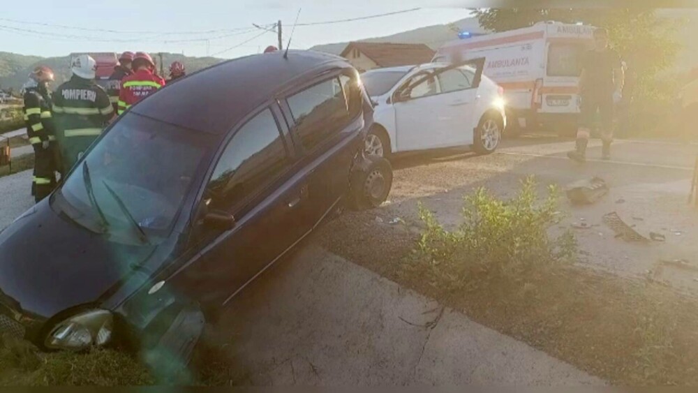 Copil de 3 ani, aruncat pe geam din brațele mamei, mort din accident!