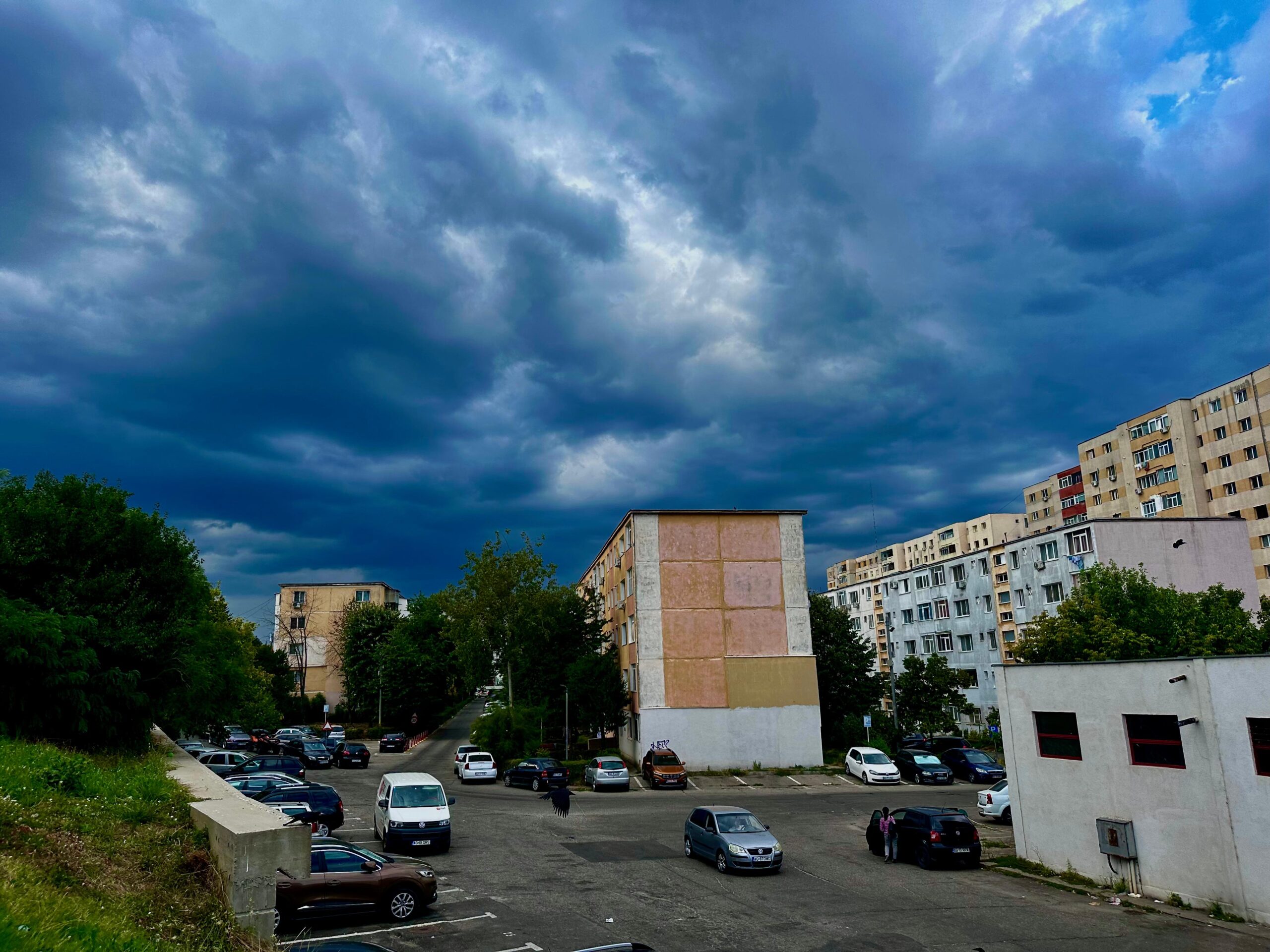 Vremea o ia razna din nou!