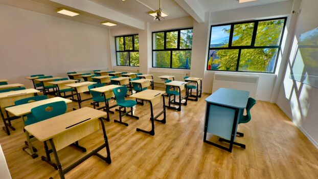 Liber pentru elevi și profesori! Câte zile vor sta acasă