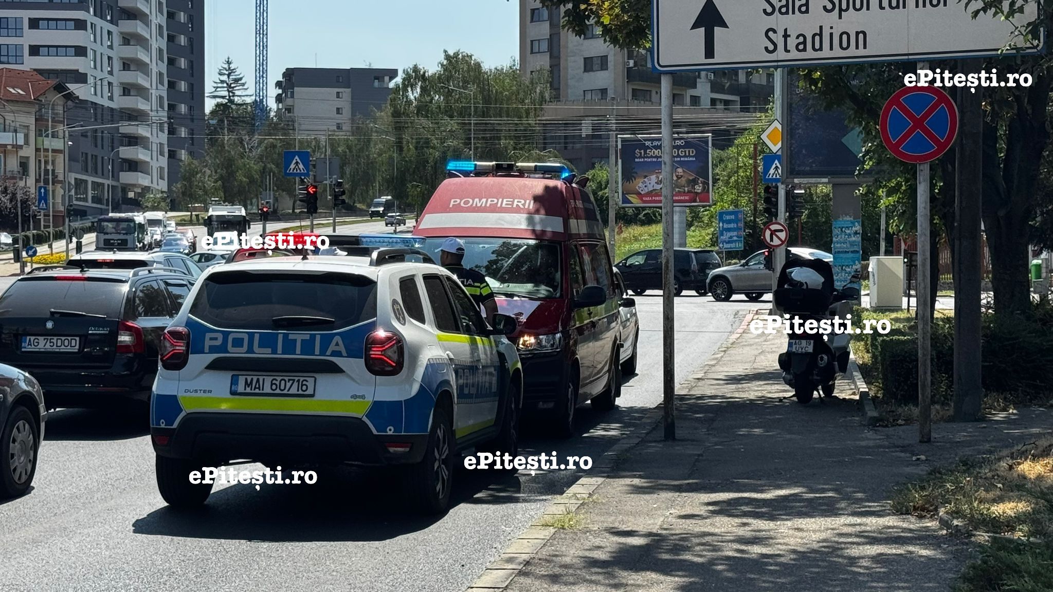 Accident în centrul Piteștiului: La 73 de ani, s-a prăbușit cu scuterul în trafic