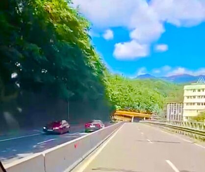 Inconștiență pe DN1! Șofer de BMW cu numere de Argeș surprins pe contrasens!