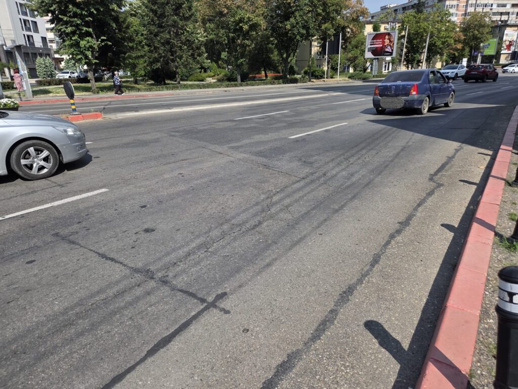 Bulevardul Republicii și intersecția Căii Craiovei cu Bulevardul Frații Golești