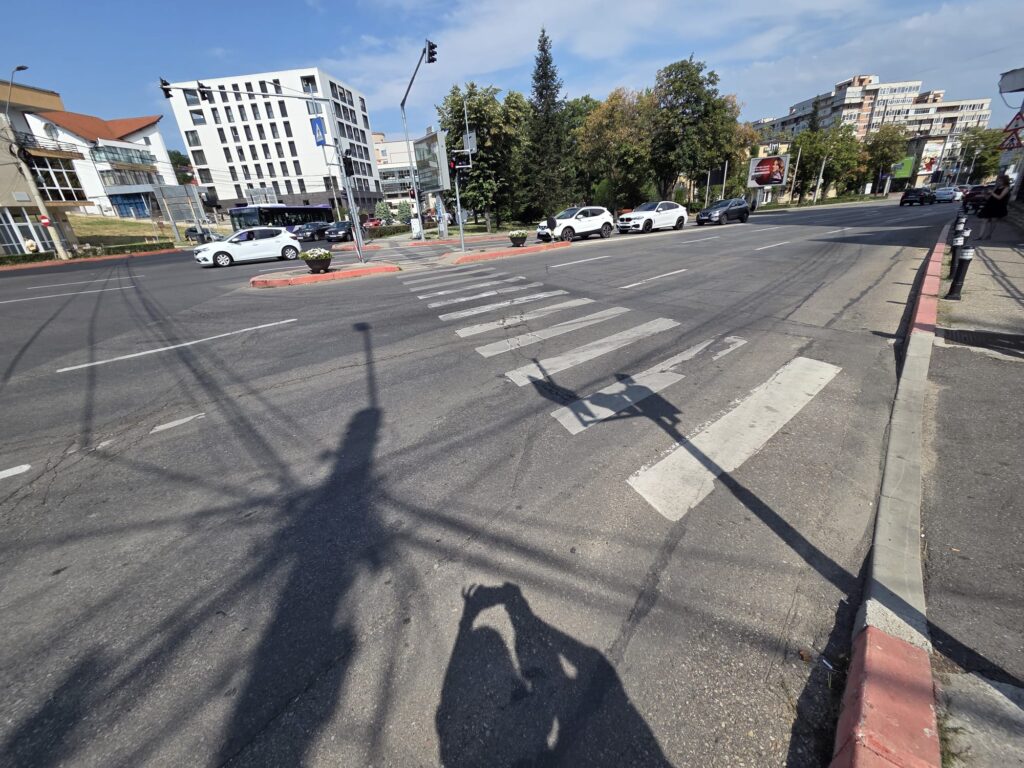 Bulevardul Republicii și intersecția Căii Craiovei cu Bulevardul Frații Golești