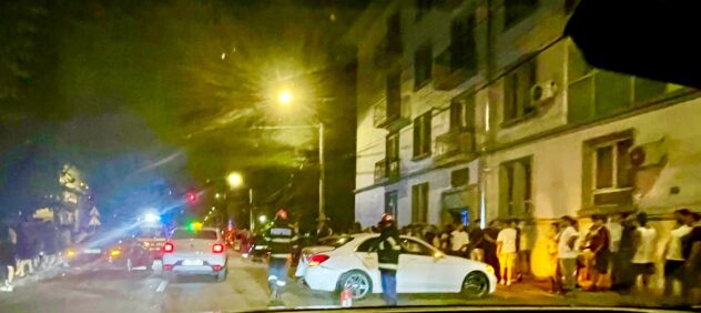 Pitești. Accident în Centru între 2 Mercedes-uri, ACUM!
