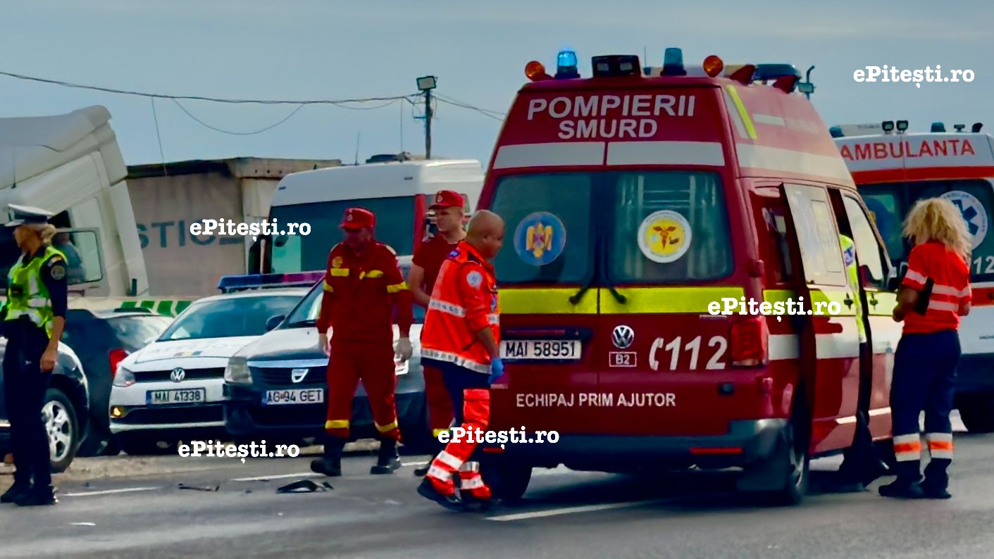Argeș. Accident grav: O mașină a intrat într-un cap de pod!