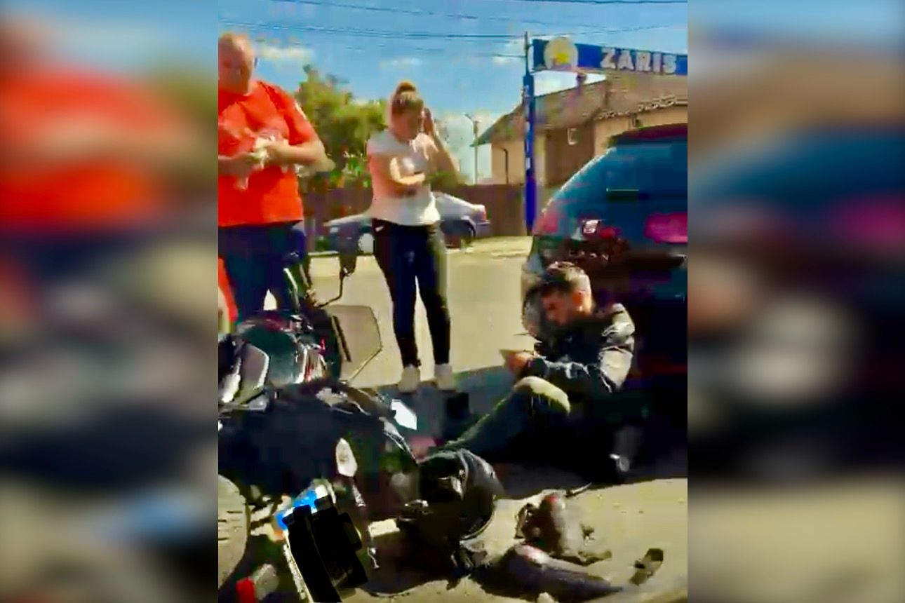 Un motociclist și un autoturism în coliziune, ISU Argeș a intervenit prompt