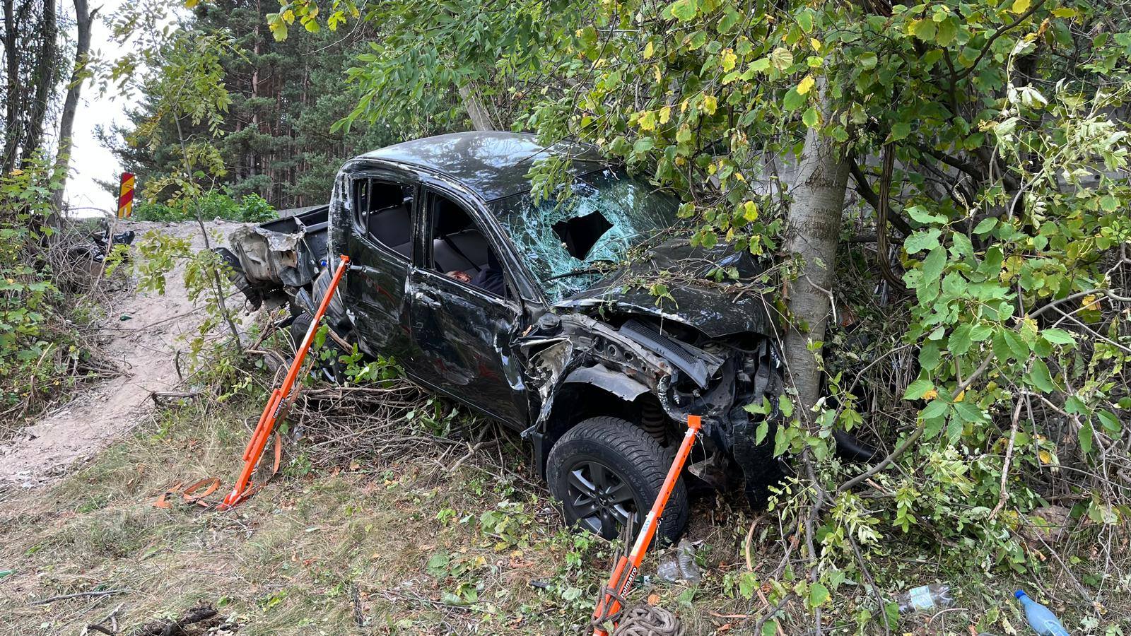 Fost secretar al unei primării din Argeș, găsit mort în mașină după un accident
