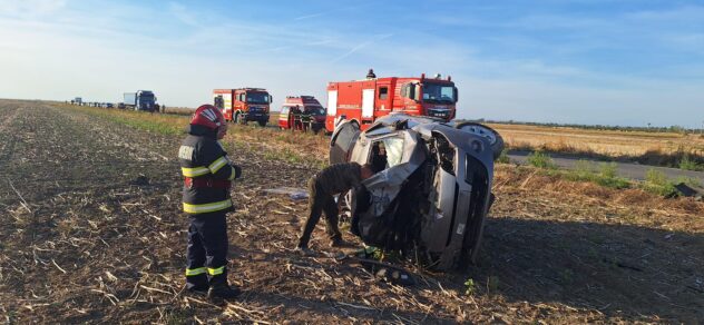 Argeș. Accident grav, cu victime multiple. Mașină răsturnată