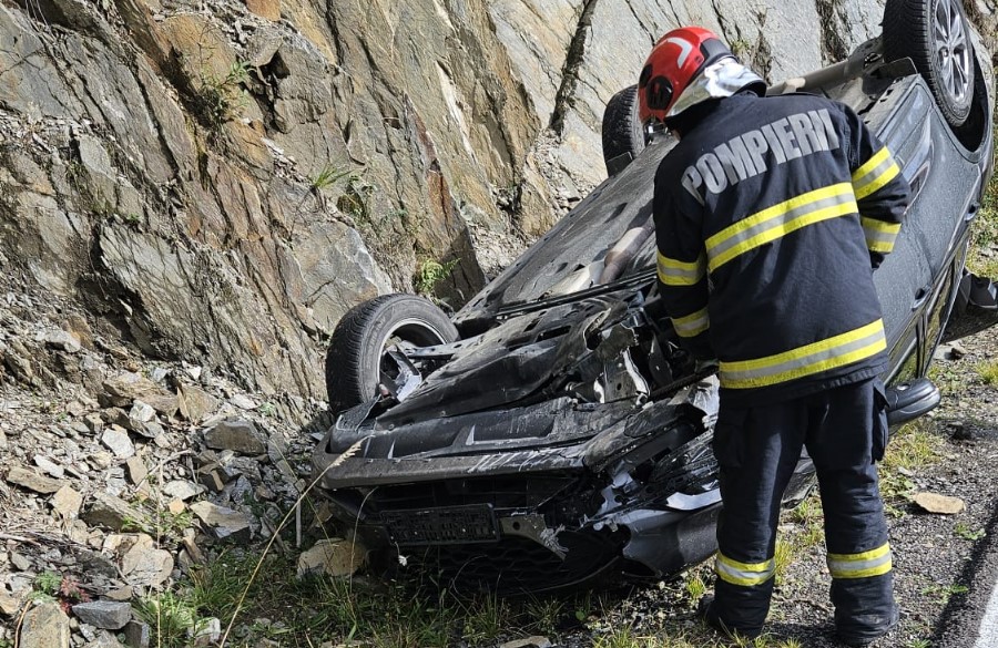 Accident pe Transfăgărășan, aproape de Bâlea Lac: Autoturism răsturnat, două victime