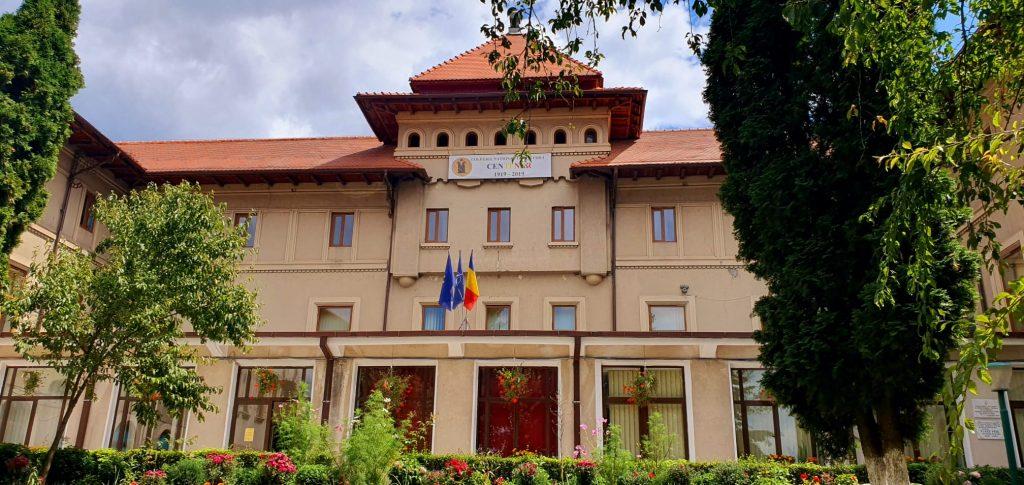Colegiul Național „Vlaicu Vodă” din Argeș face angajări
