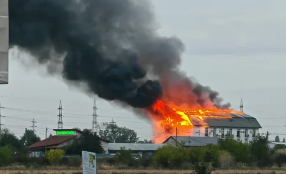 Incendiu cumplit la un hotel! O persoană arsă de vie, alta dispărută