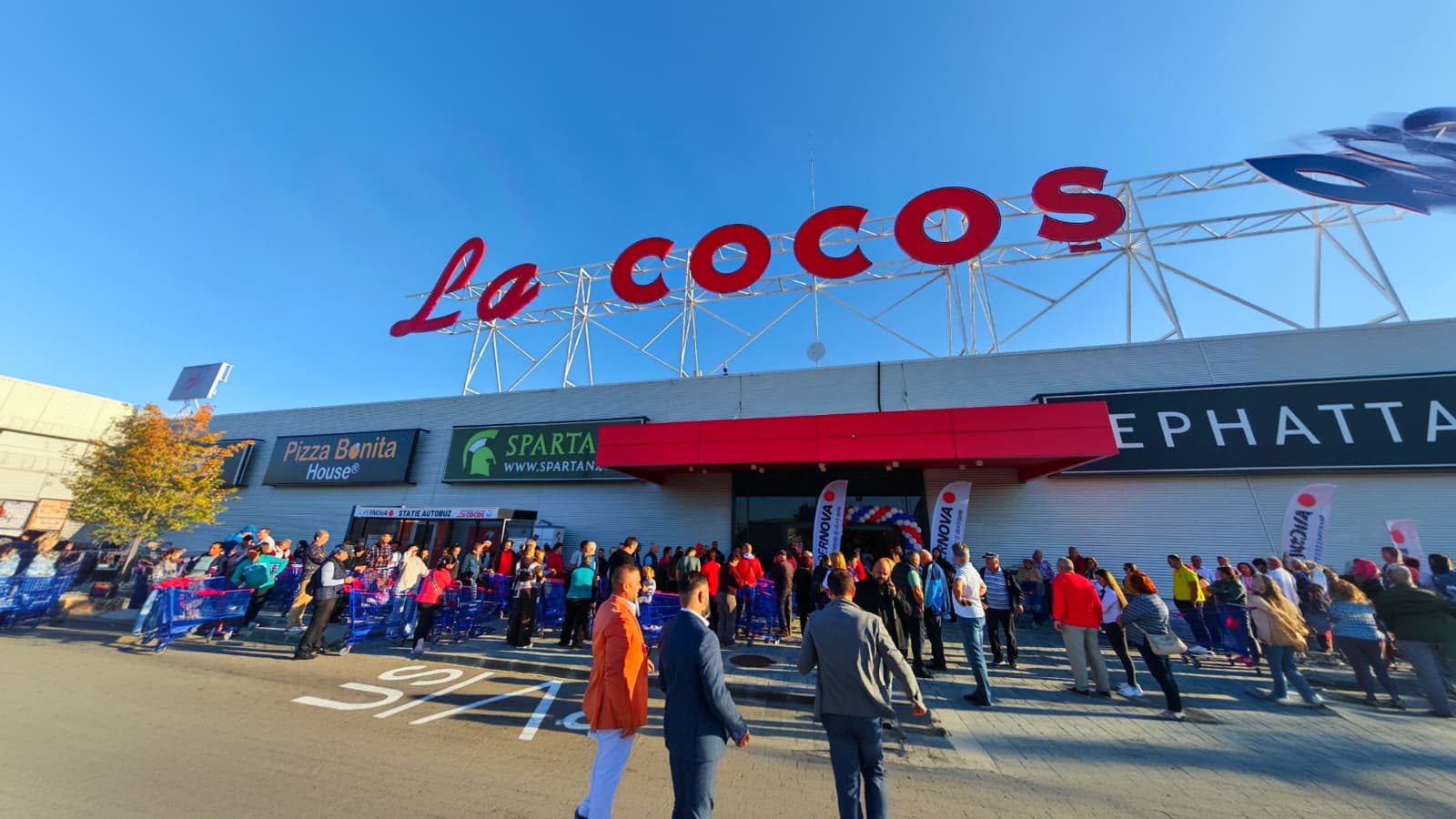 Hipermarketul La Cocoș inaugurat, oferind o experiență de shopping completă la Supernova Pitești