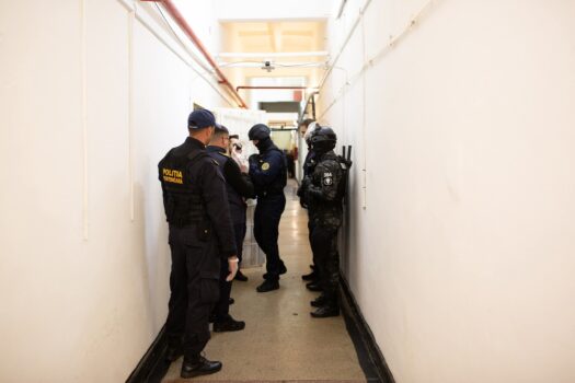 Mascații la Penitenciarul Mioveni: Trafic de droguri din pușcărie!