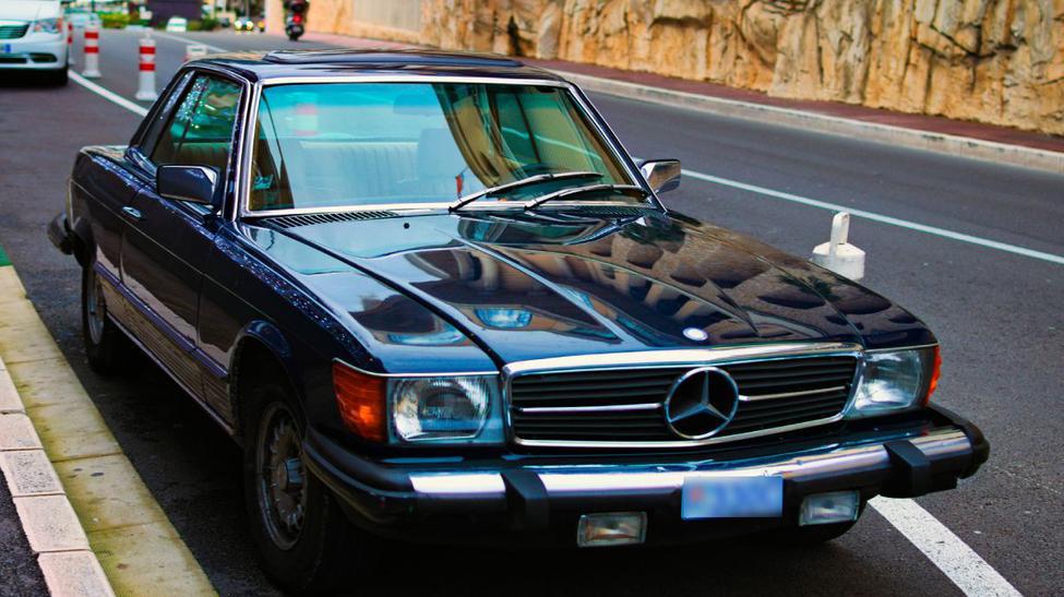 A vândut un Mercedes SL 350, apoi l-a furat în Ajunul Crăciunului