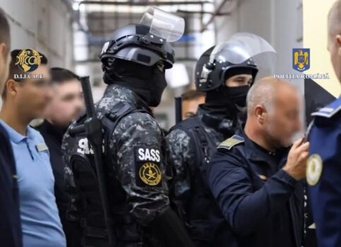 Percheziții în forță: rețea periculoasă destructurată. DIICOT și mascații au lovit și în Argeș