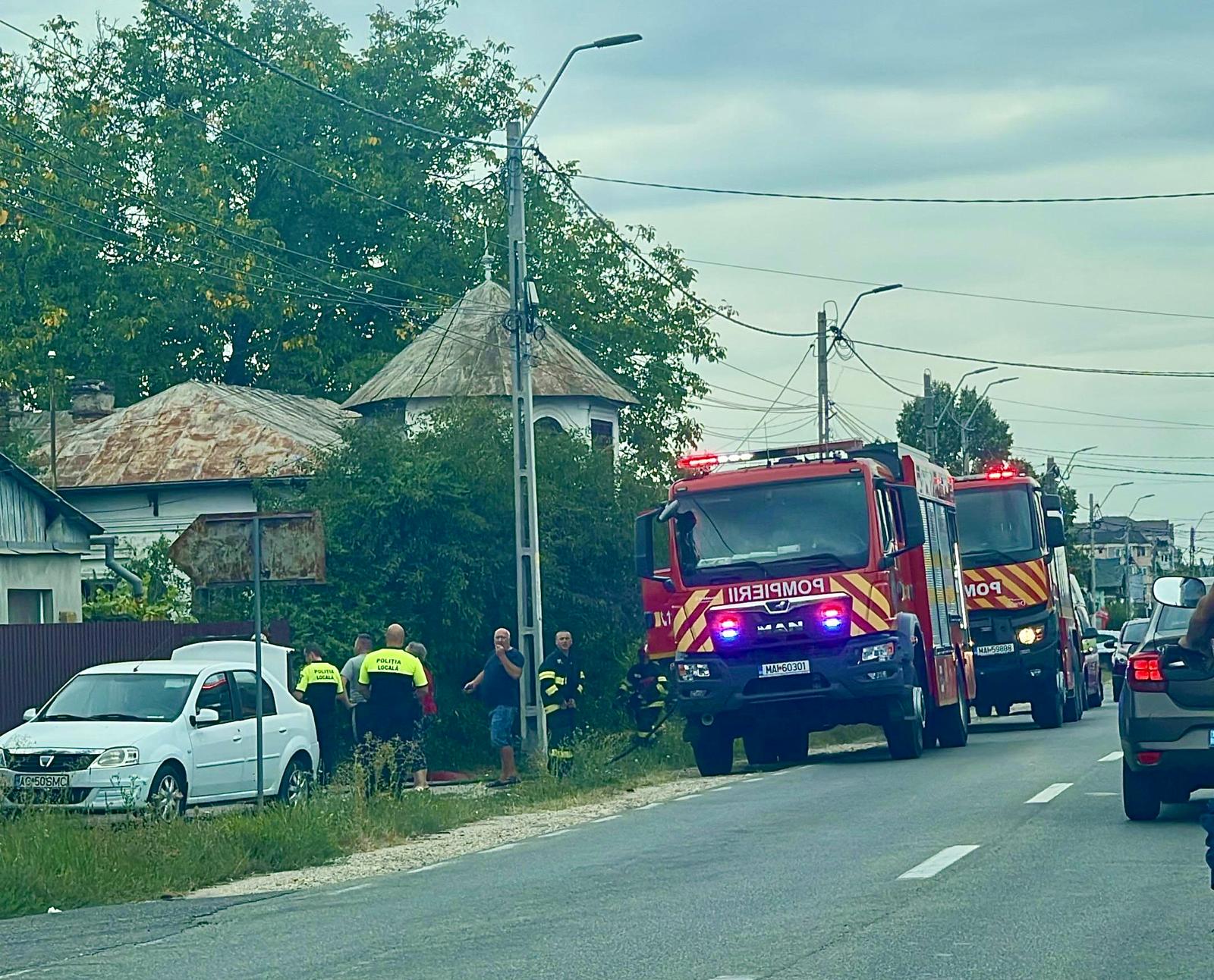 Incendiu la intrarea în Pitești: anexă în flăcări la Bascov