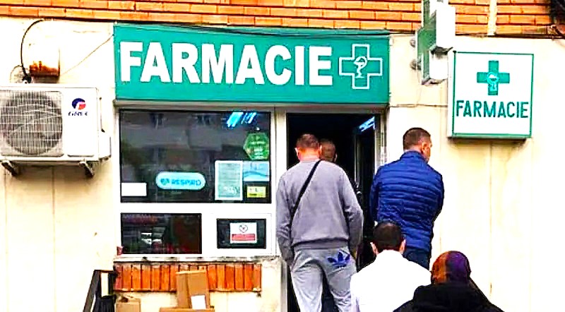 Groază la o farmacie din Argeș: Octogenară furată în timp ce stătea la coadă