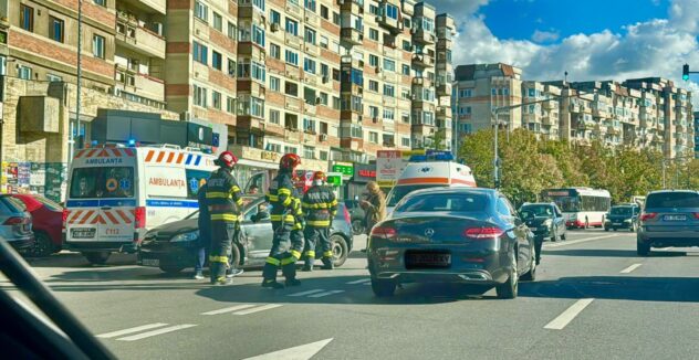 Pitești. Accident cu mai multe mașini în Centru, ACUM! 