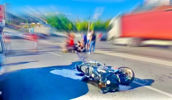 Accident grav în Argeș: Motociclist de 17 ani, la spital!