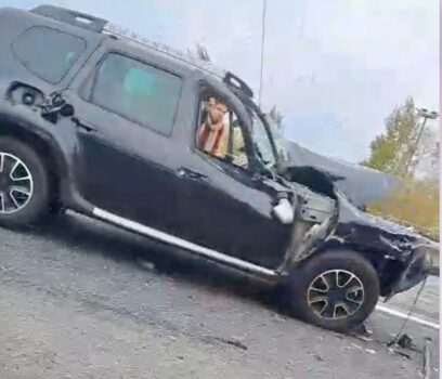 Accident pe A1, sensul spre Pitești! 2 mașini s-au ciocnit violent