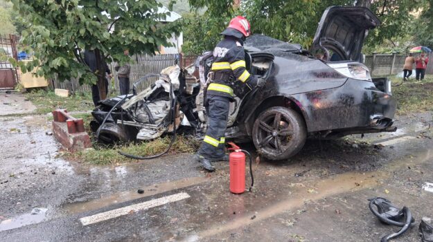 Accident deosebit de grav cu BMW, în Leordeni, Argeș!