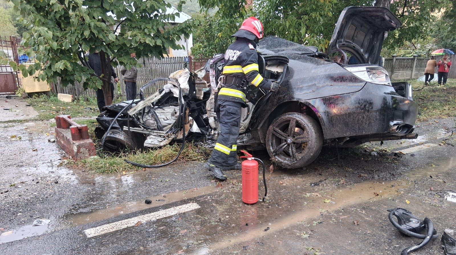 Accident deosebit de grav cu BMW, în Leordeni, Argeș!