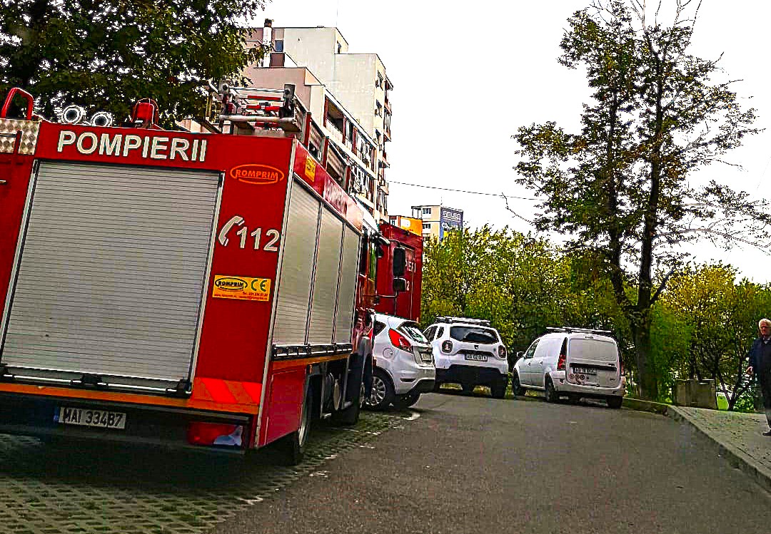 Oamenii, speriați după explozia din Rahova. Ce s-a întâmplat într-un bloc din Pitești