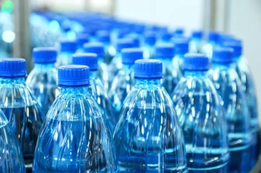 Incredibil, dar adevărat! A fost lansată „apa care ajută la slăbit”