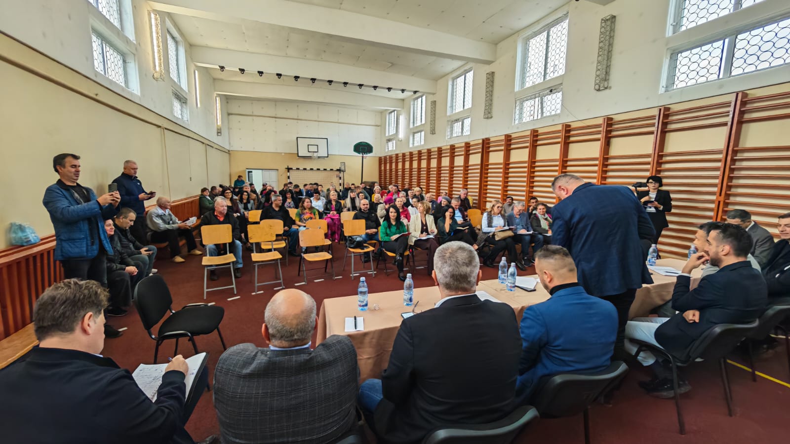 Primarul din Pitești, întâlnire cu oamenii dintr-un cartier mare