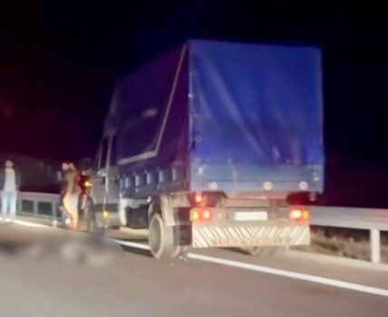 Accident mortal pe DEx Pitești-Craiova: Om întins pe șosea