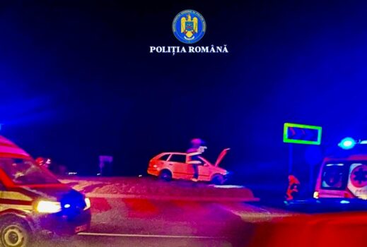 Accident! Un tânăr din Argeș s-a suit cu mașina pe sensul giratoriu