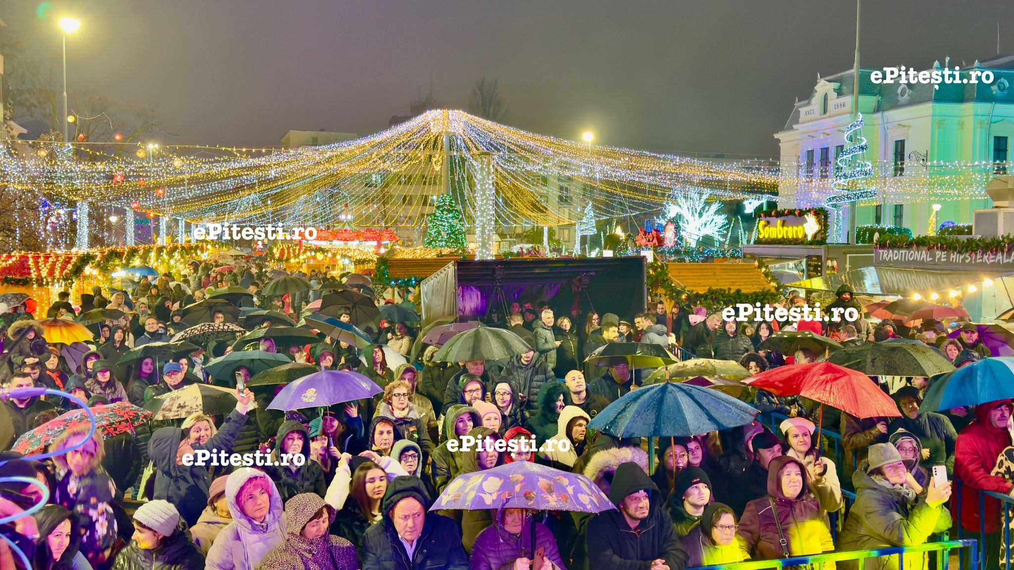 Spectacol și paradă impresionantă în Centru, în această seară: Cine urcă pe scenă la Târgul de Crăciun Pitești
