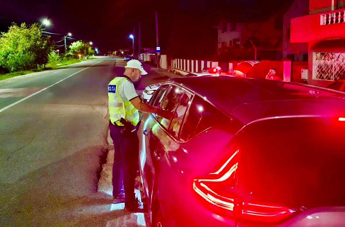 Pitești: Șofer beat și agresiv, urmărit de polițiști în miez de noapte