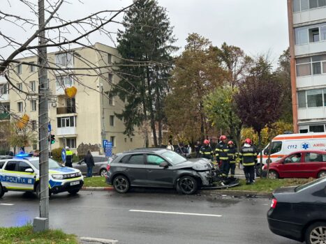 Pitești. Accident grav: Un Audi, praf!