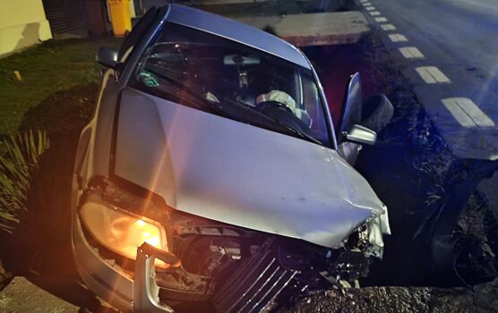 Accident pe DN7: Mașină izbită de un cap de pod