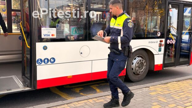 Pitești. Scandal într-un autobuz Publitrans: Băiat agresat!