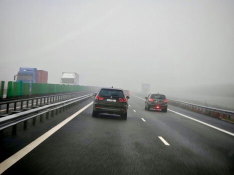 Interzis pe autostradă! Șoferii riscă amendă de peste 4.000 de lei și permis suspendat