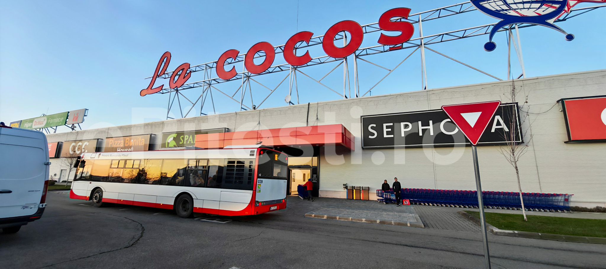 La Cocoș Pitești - autobuz Publitrans