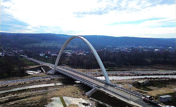 Record în Argeș! S-a recepționat podul cu cel mai înalt arc din România