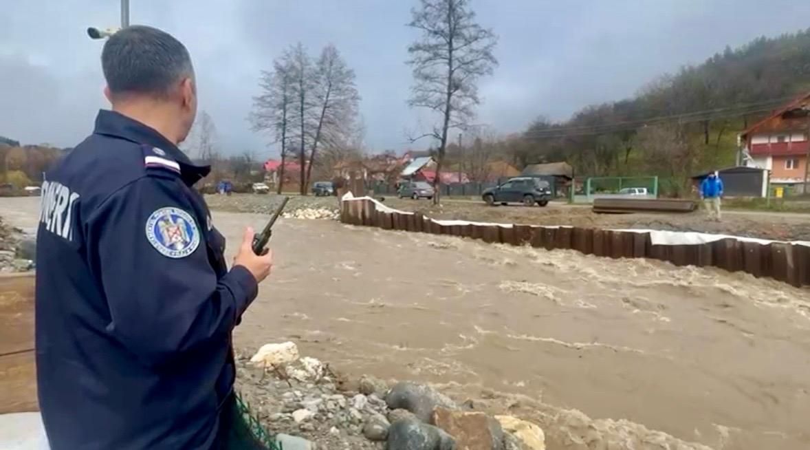 Imagini spectaculoase! O nouă deversare din Barajul Vidraru