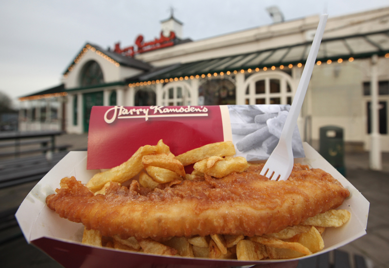 Un celebru brand britanic de fast-food intră în România!